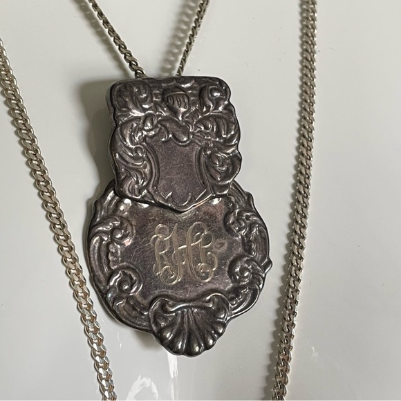 Vintage sterling Silver Knight Medallion necklace luggage Tag - Picture 8 of 16